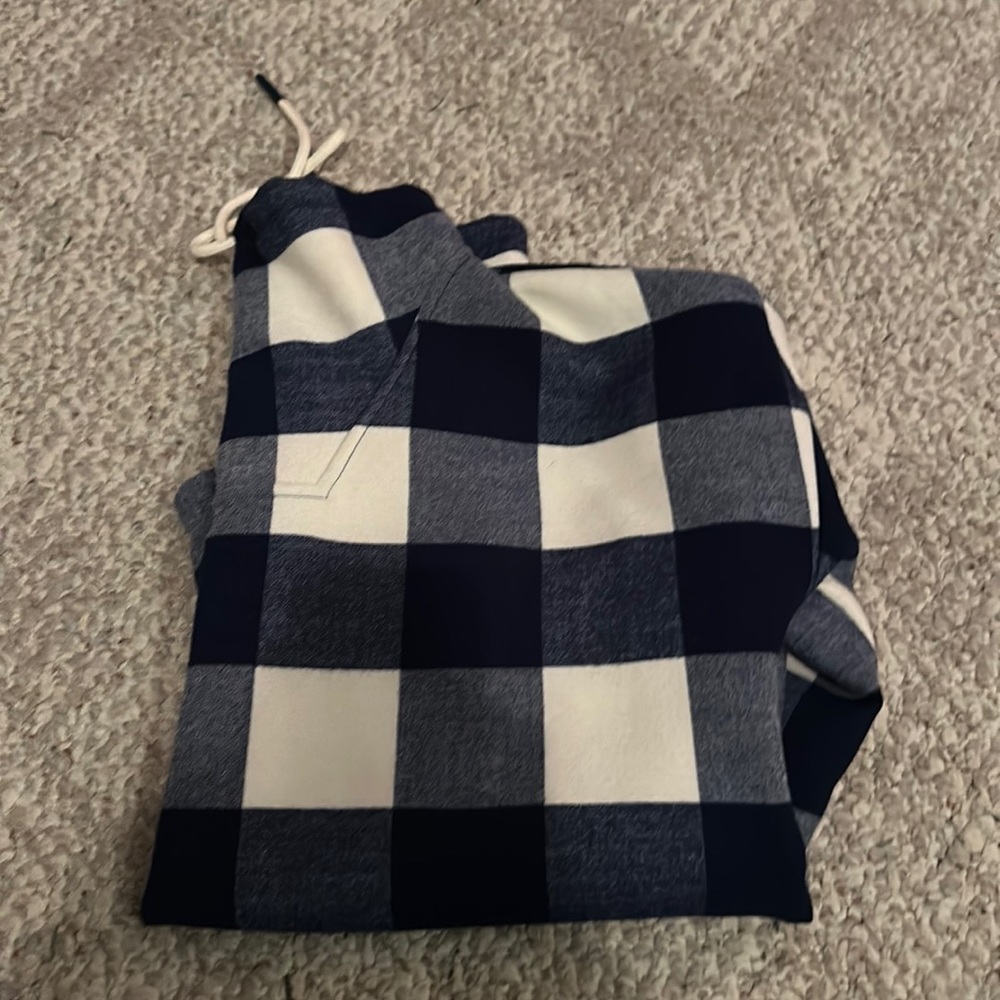 Vineyard vines sweatshirt